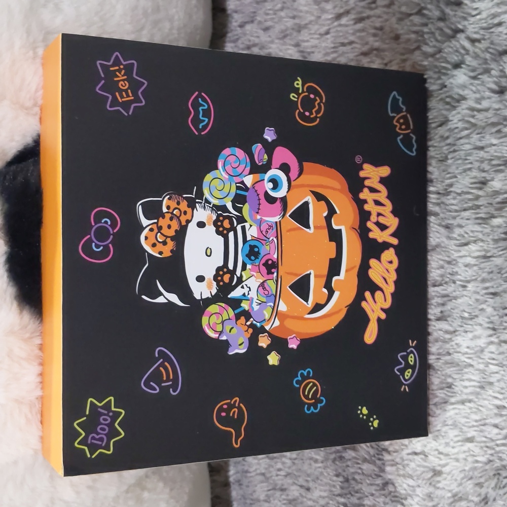 Hello Kitty Bundle - Picture 5 of 6